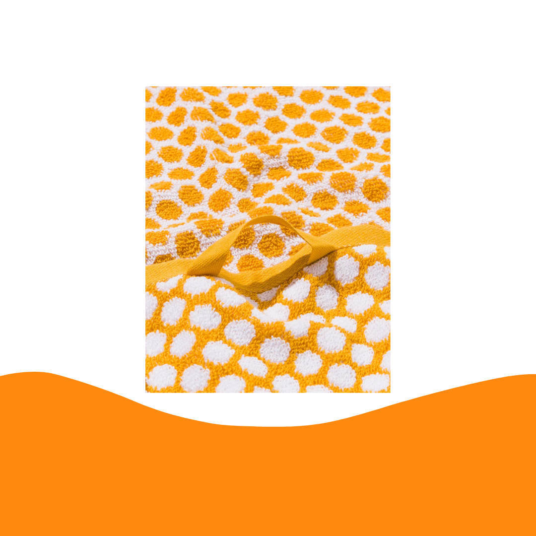 Hema Gastendoek Okergeel met Stippen / Guest Towel Dotted Ocher Yellow (30 x 55 cm)